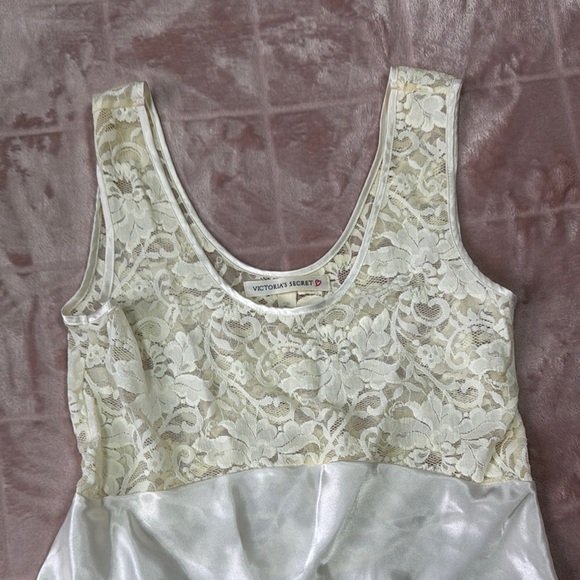 Victoria secret’s vintage Y2K cream lace mini dress - Picture 2 of 6